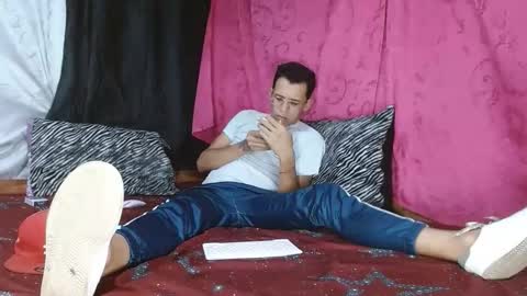 boyfantasies_11 online show from December 4, 2:07 am