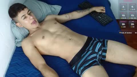 Snapshot of boyg_hots chatting on September 8, 9:03 pm boyg_hots online show from September 8, 9:03 pm