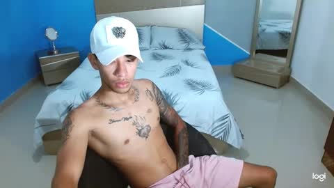 Snapshot of boyhot_sw chatting on January 24, 7:07 pm boyhot_sw online show from January 24, 7:07 pm
