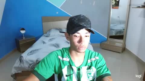 Snapshot of boyhot_sw chatting on January 26, 3:38 am boyhot_sw online show from January 26, 3:38 am