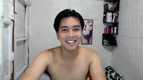 Snapshot of boyinyourfantasy chatting on December 19, 10:21 pm Dex online show from December 19, 10:21 pm