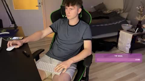 Eddie online show from December 28, 10:44 pm