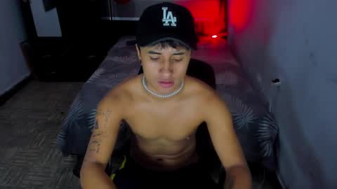 Snapshot of boylatin_777 chatting on January 8, 9:34 pm miguel online show from January 8, 9:34 pm