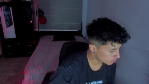 Snapshot of boylatin_777 chatting on January 15, 10:06 am miguel online show from January 15, 10:06 am