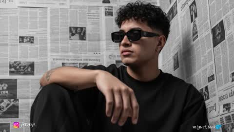 Snapshot of boylatin_777 chatting on October 15, 8:33 am miguel online show from October 15, 8:33 am