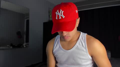 Snapshot of boylatin_777 chatting on March 12, 11:54 pm miguel online show from March 12, 11:54 pm