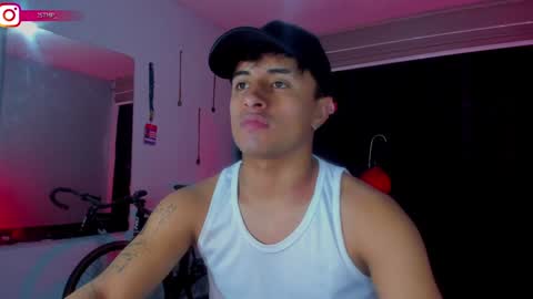 Snapshot of boylatin_777 chatting on February 6, 9:49 pm miguel online show from February 6, 9:49 pm