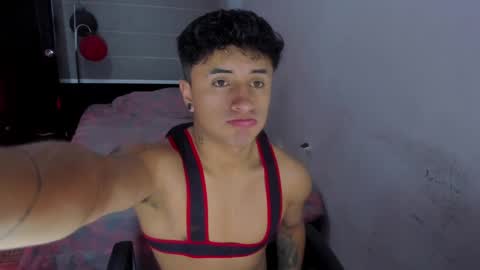 Snapshot of boylatin_777 chatting on January 17, 2:18 am miguel online show from January 17, 2:18 am