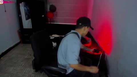 Snapshot of boylatin_777 chatting on February 4, 3:44 am miguel online show from February 4, 3:44 am