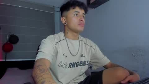 Snapshot of boylatin_777 chatting on January 20, 2:01 am miguel online show from January 20, 2:01 am