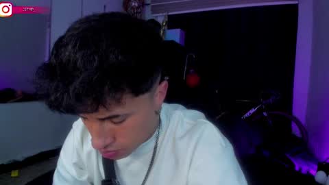 Snapshot of boylatin_777 chatting on February 19, 6:00 am miguel online show from February 19, 6:00 am