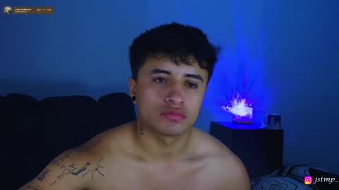 Snapshot of boylatin_777 chatting on October 21, 9:56 am miguel online show from October 21, 9:56 am