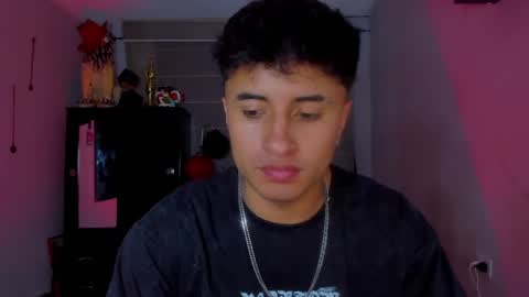Snapshot of boylatin_777 chatting on January 23, 3:05 am miguel online show from January 23, 3:05 am