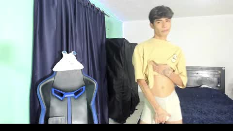 boys4hot_777 online show from March 29, 12:22 am