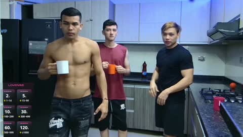 Snapshot of boysgang_sex chatting on December 18, 11:34 am Angelo Mark Fernando Taylor online show from December 18, 11:34 am
