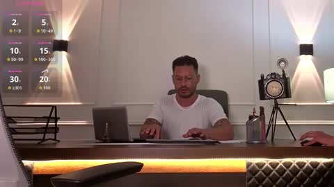 boysonfiree online show from November 1, 12:09 pm