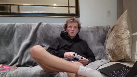 Boyyhb online show from December 21, 1:35 am