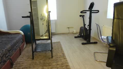 BRAD HOLLOWAY online show from June 4, 7:03 am