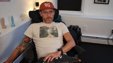 Snapshot of bradbronton chatting on September 30, 10:46 pm BradBronton online show from September 30, 10:46 pm