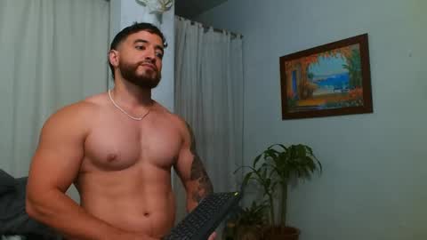 Bradley Martinez online show from April 25, 11:02 pm