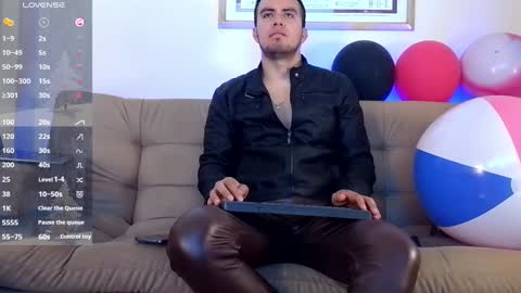 Snapshot of bradleycolton chatting on December 20, 3:42 pm Bradley Colton Independ Model online show from December 20, 3:42 pm