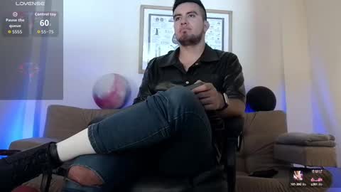 Snapshot of bradleycolton chatting on September 17, 2:40 pm Bradley Colton Independ Model online show from September 17, 2:40 pm