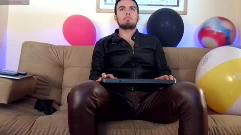 Snapshot of bradleycolton chatting on January 21, 1:07 pm Bradley Colton Independ Model online show from January 21, 1:07 pm