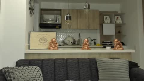 bradleymartin7 online show from January 3, 3:38 am