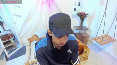 Snapshot of brand_hades chatting on December 2, 5:35 pm B R A N D online show from December 2, 5:35 pm