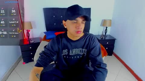 Snapshot of brand_hades chatting on December 11, 1:55 pm B R A N D online show from December 11, 1:55 pm