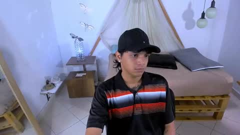 Snapshot of brand_hades chatting on September 25, 6:18 pm B R A N D online show from September 25, 6:18 pm
