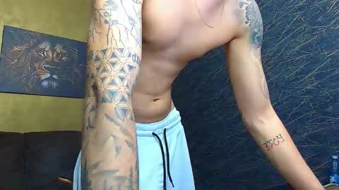 Snapshot of brandontatex chatting on September 22, 11:43 am BrandonTateX online show from September 22, 11:43 am