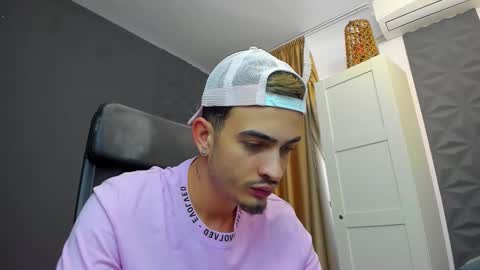 Snapshot of brandontatex chatting on September 11, 9:52 am BrandonTateX online show from September 11, 9:52 am