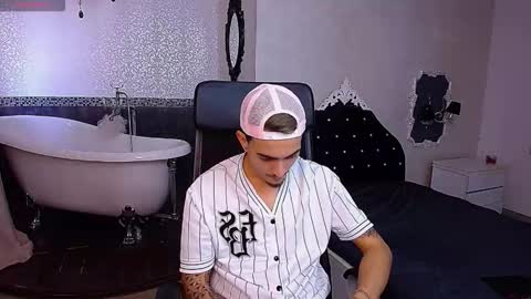 Snapshot of brandontatex chatting on September 15, 9:54 am BrandonTateX online show from September 15, 9:54 am