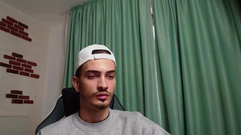 Snapshot of brandontatex chatting on December 10, 1:33 pm BrandonTateX online show from December 10, 1:33 pm
