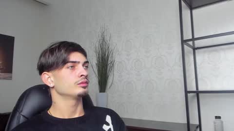 Snapshot of brandontatex chatting on December 13, 1:01 pm BrandonTateX online show from December 13, 1:01 pm