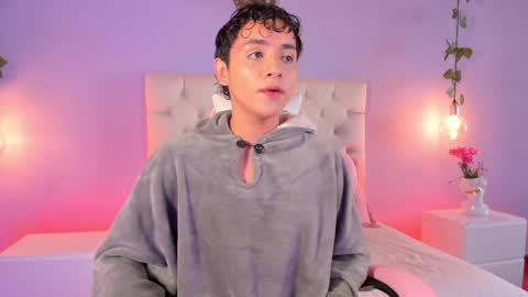Snapshot of brann_tadzio chatting on January 7, 12:59 pm online show from January 7, 12:59 pm