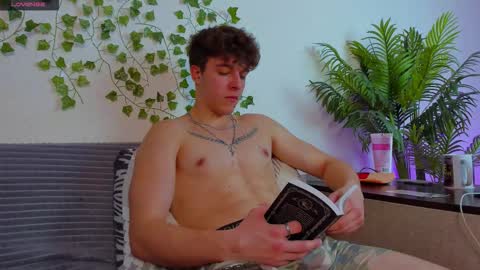 Snapshot of bravo_maestro chatting on October 21, 1:47 pm Johny Bravo online show from October 21, 1:47 pm