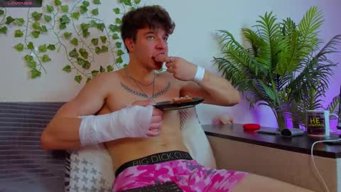 Snapshot of bravo_maestro chatting on October 24, 1:02 pm Johny Bravo online show from October 24, 1:02 pm