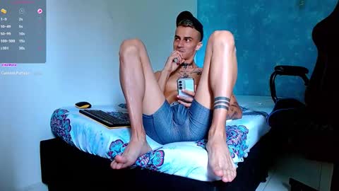 Snapshot of bray_hotboy chatting on February 12, 9:11 pm Bray Hotboy online show from February 12, 9:11 pm