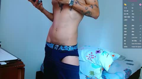 Snapshot of bray_hotboy chatting on September 17, 2:29 pm Bray Hotboy online show from September 17, 2:29 pm