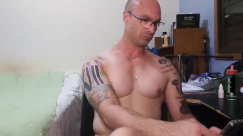 Snapshot of braziliannakedguy chatting on December 24, 6:50 pm Fabio online show from December 24, 6:50 pm