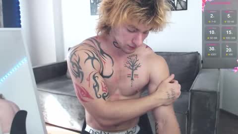 brendan__piks online show from October 17, 9:13 am