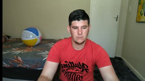 Snapshot of brendansexyboy098754 chatting on January 21, 9:17 am ask me lol online show from January 21, 9:17 am