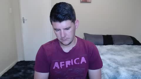 Snapshot of brendansexyboy098754 chatting on December 8, 3:43 am ask me lol online show from December 8, 3:43 am