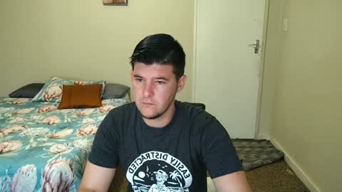 Snapshot of brendansexyboy098754 chatting on January 6, 3:53 am ask me lol online show from January 6, 3:53 am
