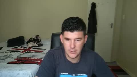Snapshot of brendansexyboy098754 chatting on October 12, 8:41 am ask me lol online show from October 12, 8:41 am