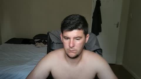 Snapshot of brendansexyboy098754 chatting on September 26, 10:46 am ask me lol online show from September 26, 10:46 am
