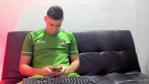 Snapshot of brian_mac chatting on January 28, 3:04 am brian_mac online show from January 28, 3:04 am