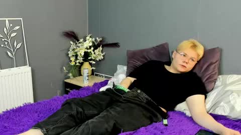 brian_mils online show from April 29, 1:16 pm